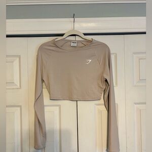 LIFTING ESSENTIAL LONG SLEEVE CROP TOP